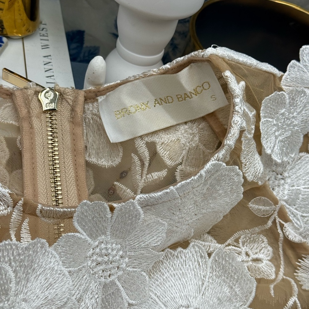🆕 BRONX & BANCO 🧿 NWOT Jasmine Capsleeve White Floral Mini Dress, Sz S US 4 - Picture 15 of 16